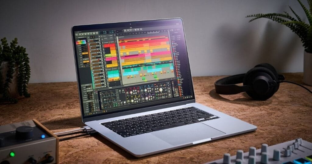 Sound System in Laptops for Streaming