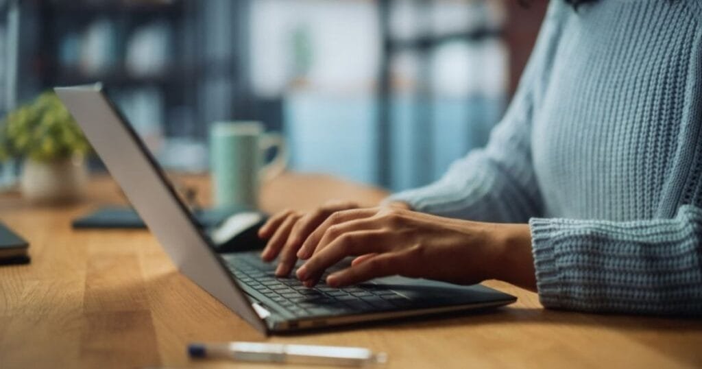 Expert Buying Tips for a Home Office Laptop